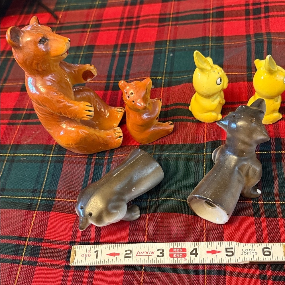 Vintage lot Salt and Pepper shakers Animal Figurines Bears,Rabbits, Weiner dog - Picture 6 of 10
